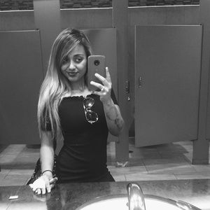 Meet your Posher, Aliz?